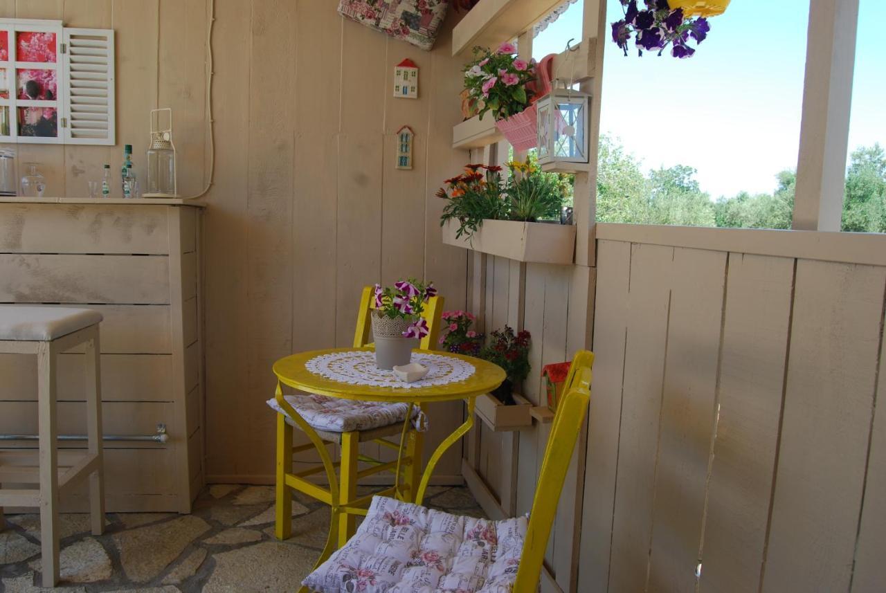 Luxury Traditional Room The Small Bookstore Kastro-Kyllini Exterior photo