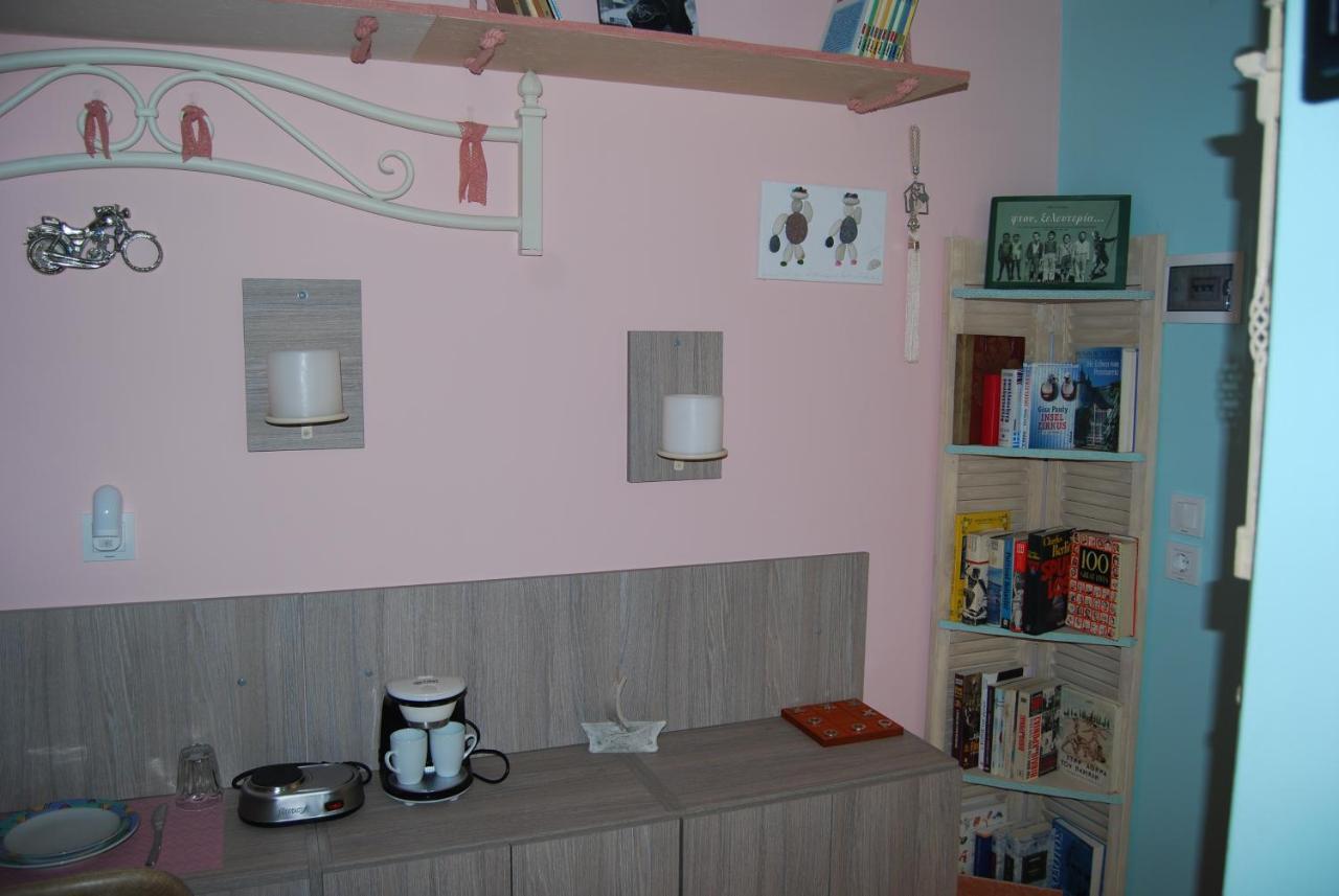 Luxury Traditional Room The Small Bookstore Kastro-Kyllini Exterior photo