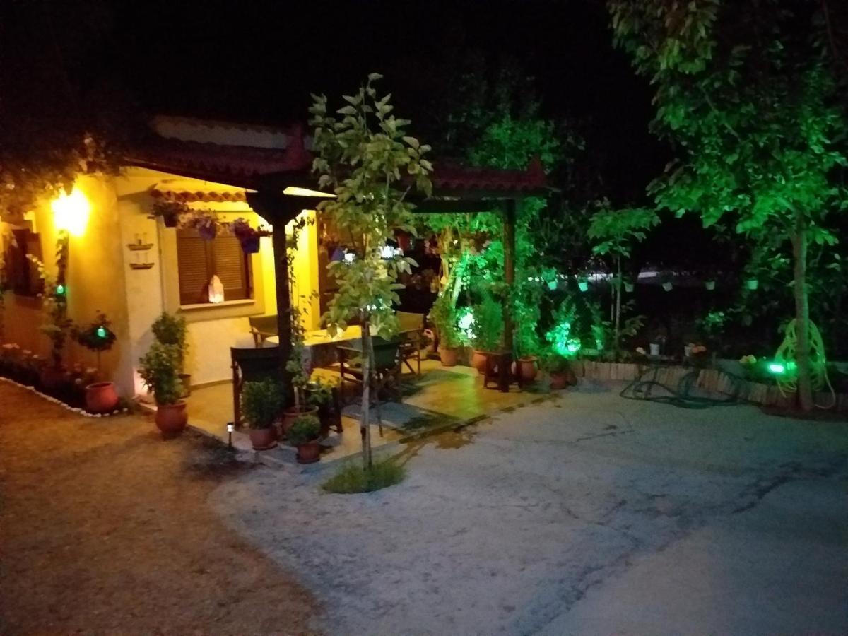 Luxury Traditional Room The Small Bookstore Kastro-Kyllini Exterior photo